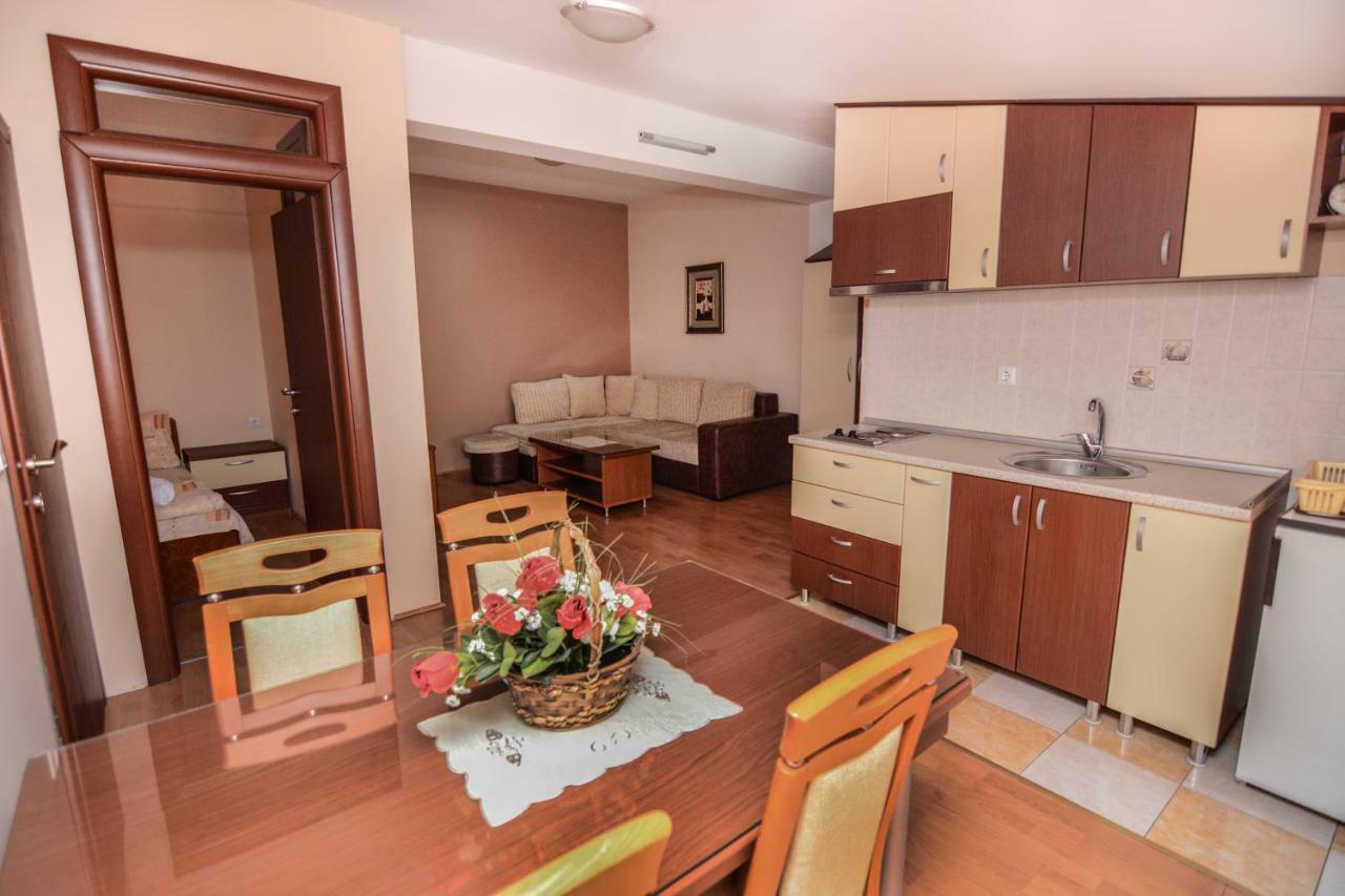 Darni Central Apartments - Bazaar Location With Free Parking Ohrid Exterior foto